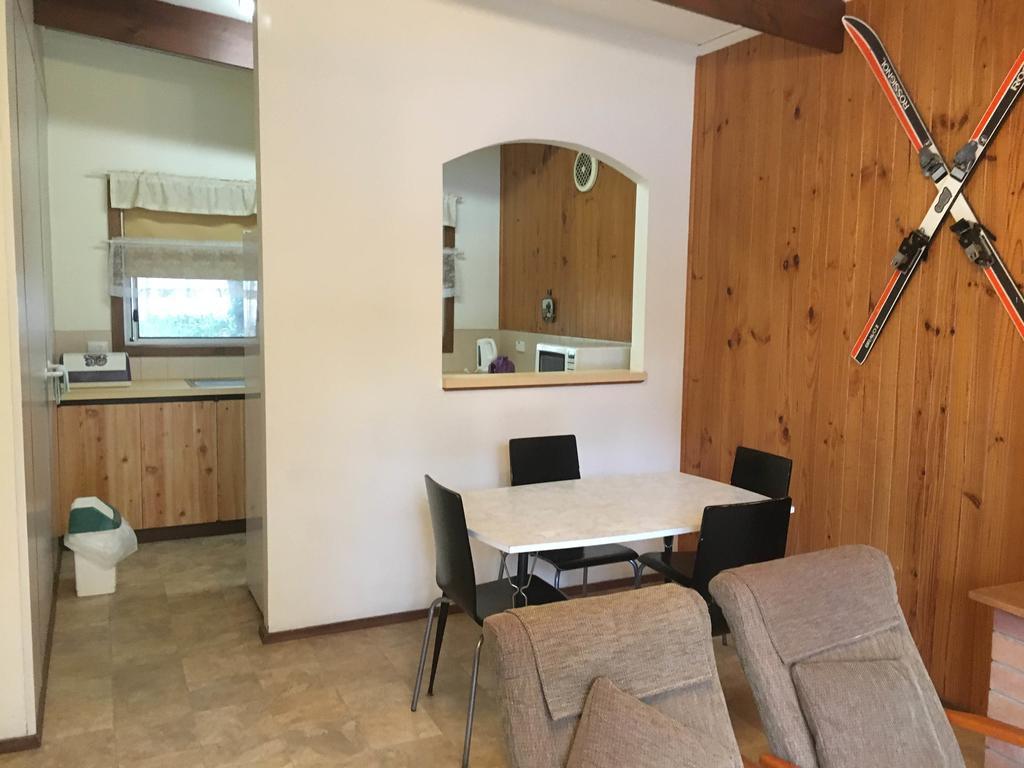 Ovensview On Riverside Bright Exterior photo
